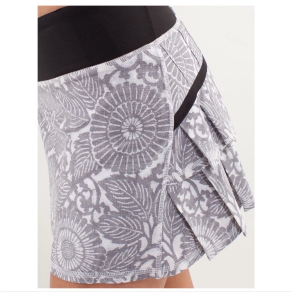 Size 4 lulu skirt